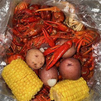 The Field House - 5lbs of crawfish, corn and potatoes - Seafood Near Me - St Francisville, Louisiana The Field House - 5lbs of crawfish, corn and potatoes - Seafood Near Me - St Francisville, Louisiana