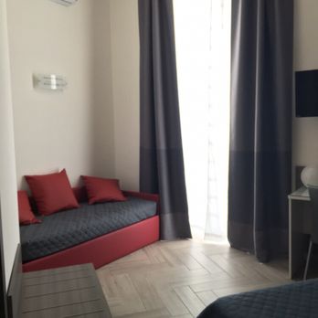 La Dimora di Garibaldi - Bed & Breakfast Near Me - Naples, NA