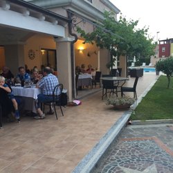 Hotel La Perla - Dinner on the veranda
