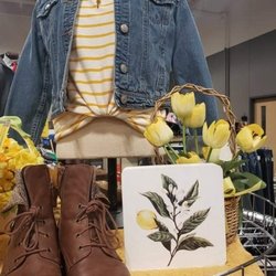 Trinkets & Togs