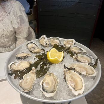 La Pêcherie - Plump and juicy Norman oysters - Seafood Near Me - Rouen, 76