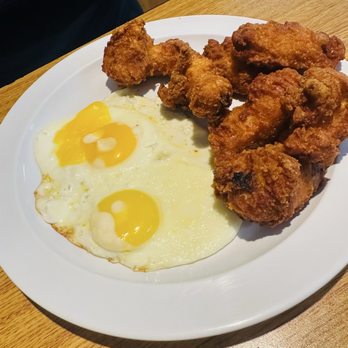 Maggie's Restaurant - Waffle and Wings - Burgers Near Me - Vallejo, California