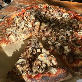 D'Argenzio Winery - Mushrooms and Sausage Pizza - Wine Tasting Room Near Me - Santa Rosa, California