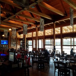 Beautiful dining atmosphere,  reasonable prices,  casual dress code, great service, excellent food.  Call ahead for reservations.