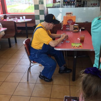 Huddle House - Breakfast & Brunch Near Me - Cape Girardeau, Missouri Huddle House - Breakfast & Brunch Near Me - Cape Girardeau, Missouri
