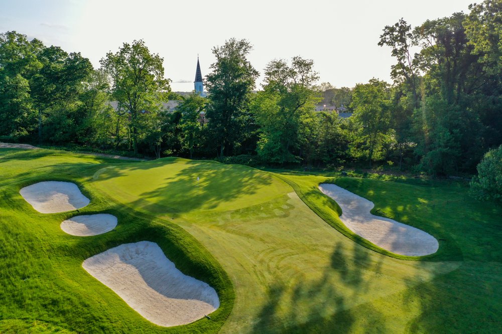 Suburban Golf Club Logo