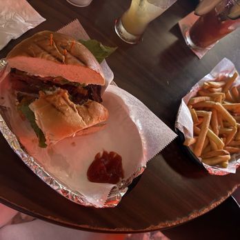 Casino El Camino - Dive Bars Near Me - Austin, Texas Casino El Camino - Dive Bars Near Me - Austin, Texas