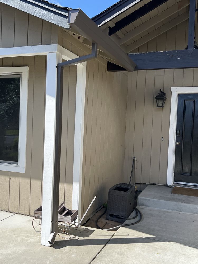 Slide of Mistah Seamless Gutters