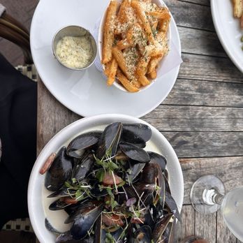 Vic's On the River - Mussels and frites - Seafood Near Me - Savannah, Georgia Vic's On the River - Mussels and frites - Seafood Near Me - Savannah, Georgia
