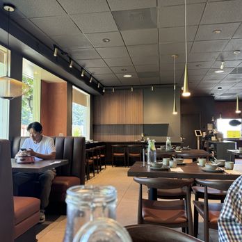 Pings Bistro - Inside - Chinese Near Me - Cupertino, California Pings Bistro - Inside - Chinese Near Me - Cupertino, California