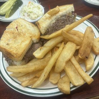 Brent's Deli - Delis Near Me - Northridge, California