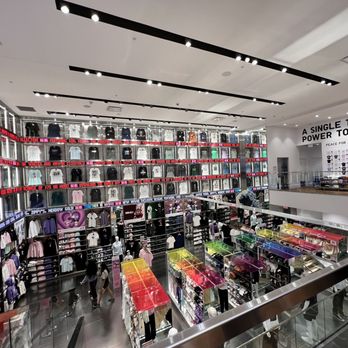Uniqlo - Men's Clothing Near Me - Honolulu, Hawaii