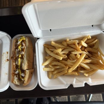 Leo’s Coney Island - Breakfast & Brunch Near Me - Romulus, Michigan