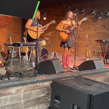 Scoot Inn - Khatumu - she opened for Mon Rôvia here 9/19/2025 :) - Music Venues Near Me - Austin, Texas