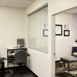 Alejandro Katz, OMD,LAc - Physiotherapy/Chiropractic Office