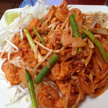 Com Tam Thanh - Pad thai with chicken, shrimp, and tofu - Vietnamese Near Me - San Jose, California Com Tam Thanh - Pad thai with chicken, shrimp, and tofu - Vietnamese Near Me - San Jose, California