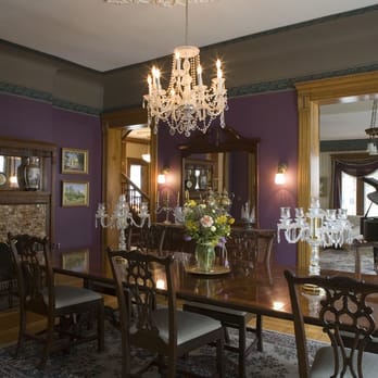 Bentley-Wheeler Bed & Breakfast - Dining Room - Main House - Bed & Breakfast Near Me - La Crosse, Wisconsin Bentley-Wheeler Bed & Breakfast - Dining Room - Main House - Bed & Breakfast Near Me - La Crosse, Wisconsin