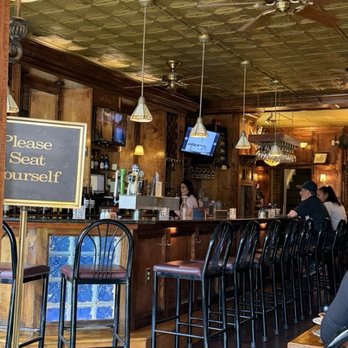 Marino's Restaurant - Cozy place, feels like it has been here forever, love that! - Italian Near Me - Hornell, New York