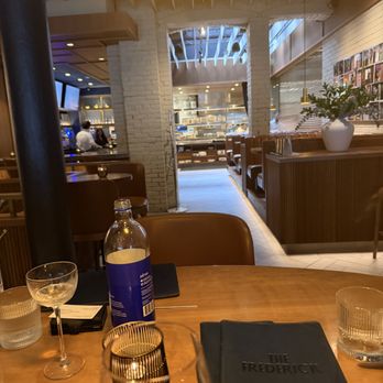 The Frederick - Interior view towards entrance - Bars Near Me - Toronto, Ontario