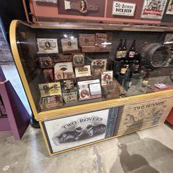City News-Suzy's Smoke Room