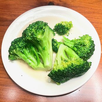Burtons Grill & Bar - Broccoli - New American Near Me - Charlotte, North Carolina