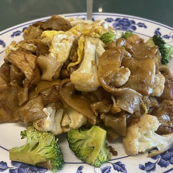 Thai Cuisine Express - Pad Siew-weird taste - Thai Near Me - Aiea, Hawaii