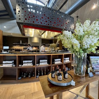 B Cellars Vineyards & Winery - Absolutely gorgeous winery... - Wineries Near Me - Oakville, California