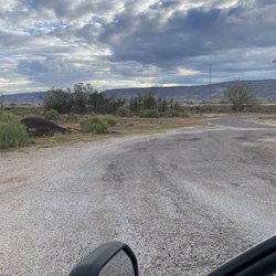 Lavaland RV Park - Driveway in