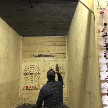 Cleveland Axe Throwing - Axe Throwing Near Me - Valley View, Ohio