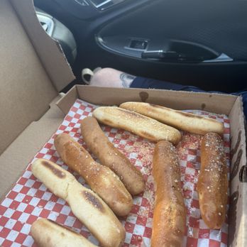 Queen Pizza & Krispy Krunchy Chicken - Bread sticks - Pizza Near Me - Bakersfield, California Queen Pizza & Krispy Krunchy Chicken - Bread sticks - Pizza Near Me - Bakersfield, California