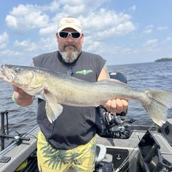 Pakwash Lake Camp - 30" plus Walleye are T-Shirt winners at Pakwash Lake Camp