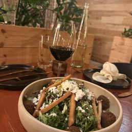 Falafel salad