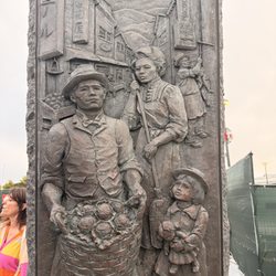 Edible Excursions - Memorial sculpture of the Japanese experience in SF and the US.