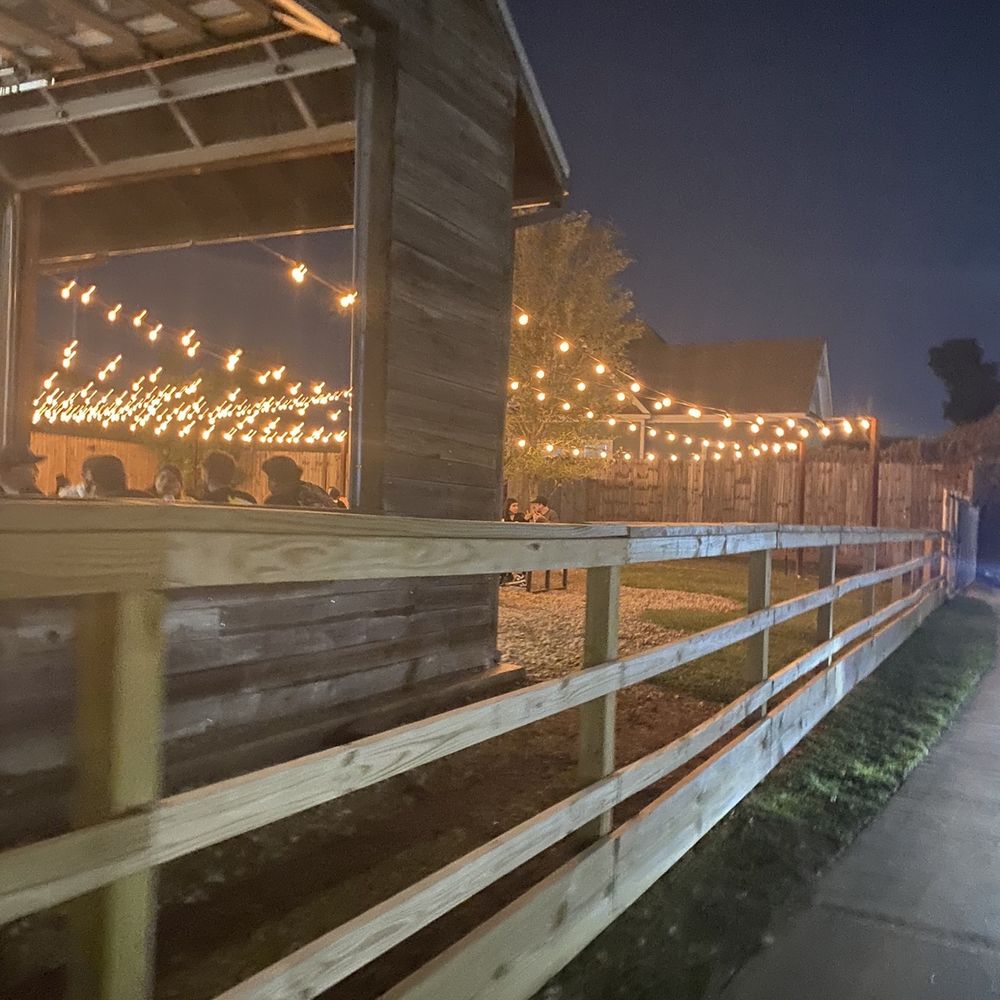 Moon Tower - Dive Bars Near Me - Houston, Texas Moon Tower - Dive Bars Near Me - Houston, Texas
