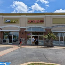 Jin's Buffet - Front entrance to the right of a ubiquitous strip mall Subway.