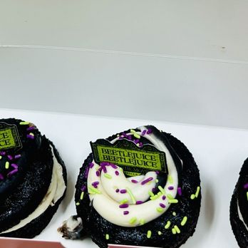 Crumbl - Hamlin - Cake with frosting - Bakeries Near Me - Winter Garden, Florida Crumbl - Hamlin - Cake with frosting - Bakeries Near Me - Winter Garden, Florida