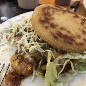 Cielito Lindo - Delicious gordita de quest y rajas! - Mexican Near Me - Milwaukee, Wisconsin Cielito Lindo - Delicious gordita de quest y rajas! - Mexican Near Me - Milwaukee, Wisconsin