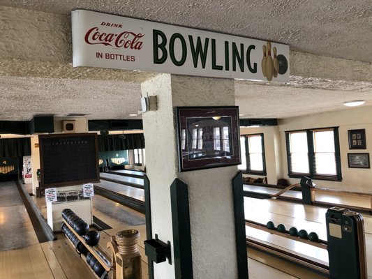 Atomic Bowl Duckpin by null