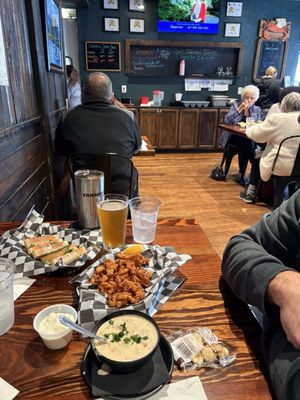 Catalyst Seafood Restaurant & Lounge by null