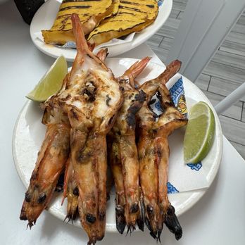 Mariscos El Submarino - Grilled shrimp - Seafood Near Me - Jackson Heights, New York