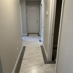 F & R Carpet & Flooring - Hallway