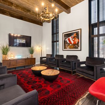 Hollywood Detox - A group room at our outpatient facility. - Addiction Medicine Near Me - Los Angeles, California Hollywood Detox - A group room at our outpatient facility. - Addiction Medicine Near Me - Los Angeles, California
