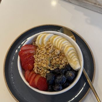 Holiday Cafe - Their açaí bowl is really good! - Indoor Playcenter Near Me - Puyallup, Washington