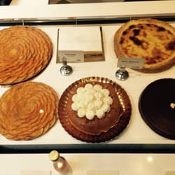 Les tartes parmi lesquelles la tarte fine aux clémentines. Yummy!