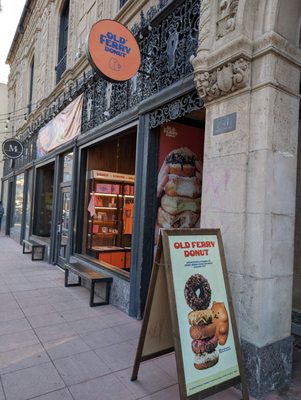 Old Ferry Donut by null