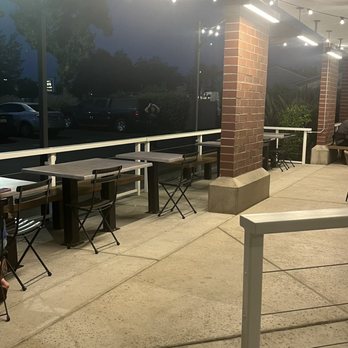 Ono Hawaiian BBQ - Outside dining - Hawaiian Near Me - Clovis, California