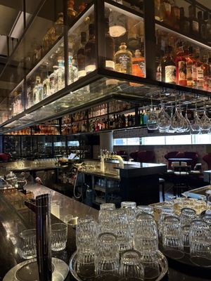 QT Melbourne by null