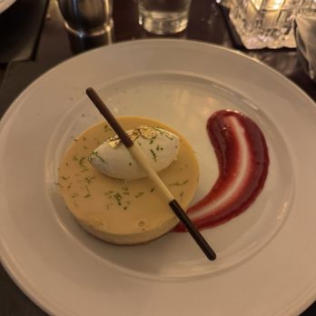 Mason Street Grill - Key lime pie - New American Near Me - Milwaukee, Wisconsin Mason Street Grill - Key lime pie - New American Near Me - Milwaukee, Wisconsin