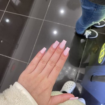Nails 19 - Little heat accent on the ring finger - Nail Salons Near Me - Roseville, California