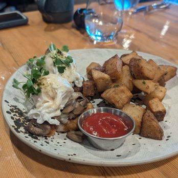 The Juniper Bistro - Benedict - Canadian (New) Near Me - Banff, Alberta The Juniper Bistro - Benedict - Canadian (New) Near Me - Banff, Alberta
